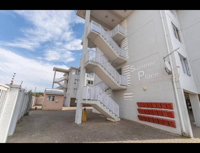 2 BEDROOM APARTMENT FOR SALE IN WEST HILL